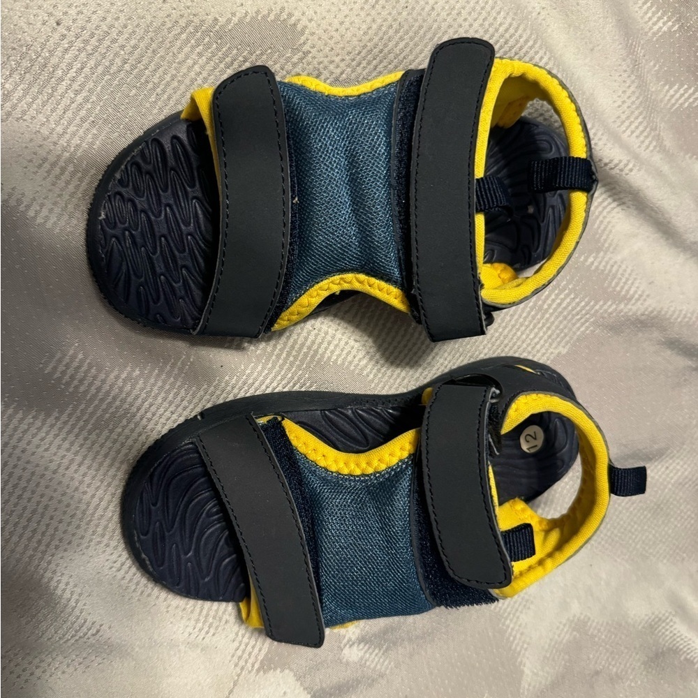 JRNDS Kids Water Shoes, Never Worn. Boys 12. Velcro‎